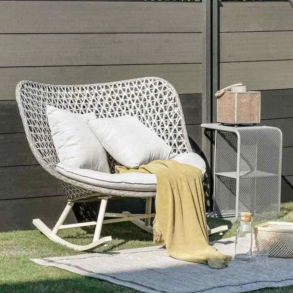 كرسي هزاز جاكار رمادي وبيج